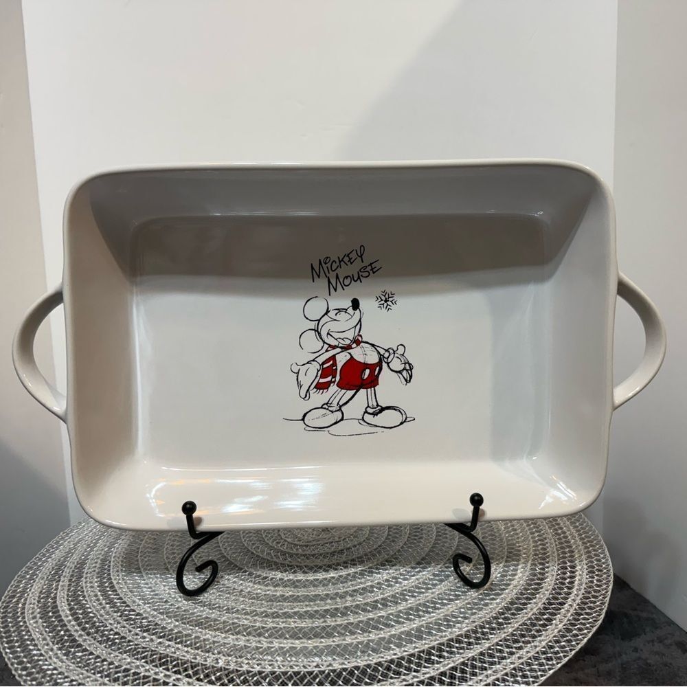 Disney Mickey Minnie Mouse Holiday Sketchbook Casserole/Baking/Serving Dish NWT
